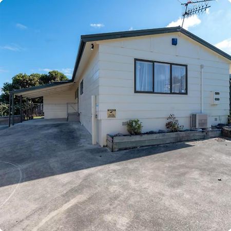 Aroha Nui Rotorua Villa Exterior photo